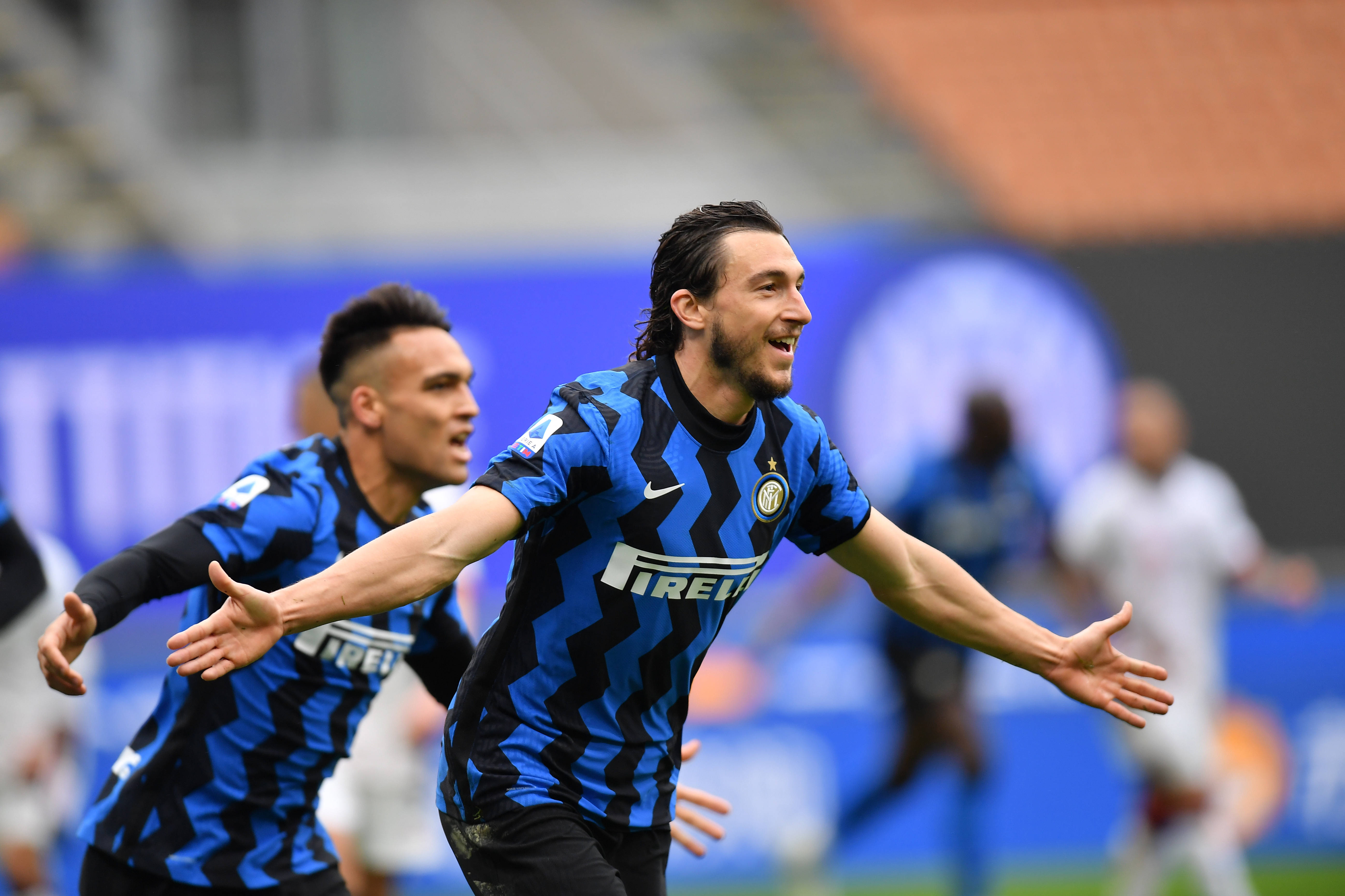 力拉向一侧 力拉向一侧