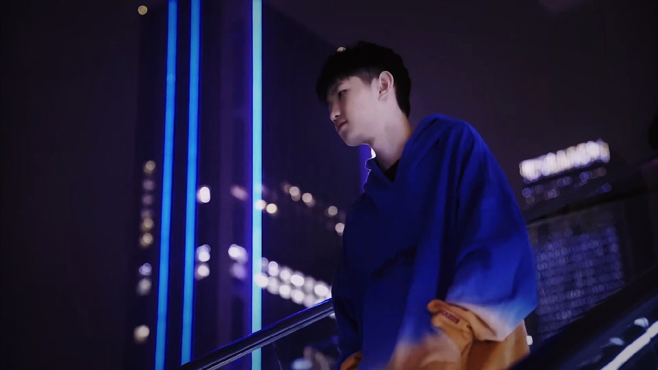 中场逼抢和 中场逼抢和